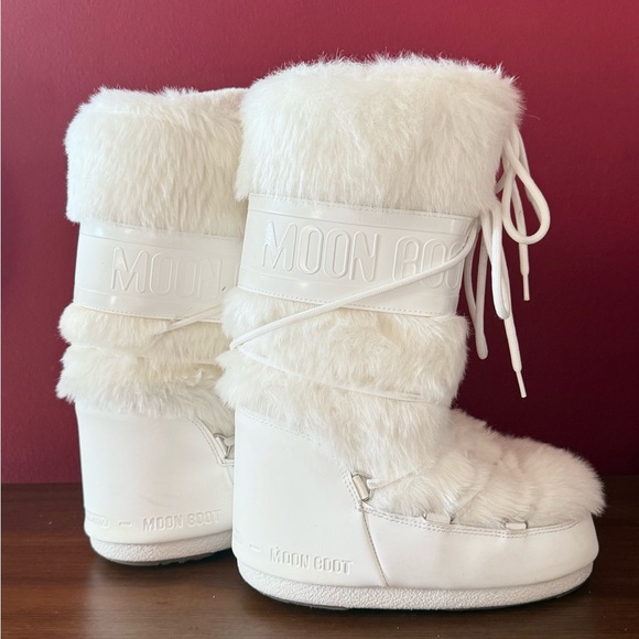 Moon Boot Icon Faux-Fur White/Cream Snow Boots US 7 - Picture 2 of 11